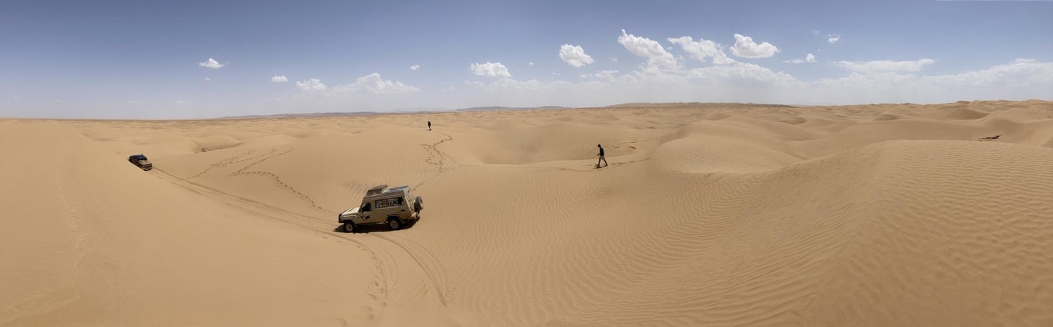 A Toyota Landcruiser in Lut Desert
